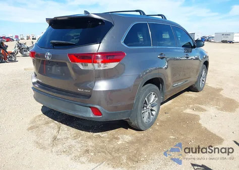 2018 Toyota Highlander Xle z USA, uszkodzony, nr VIN 5TDJZRFH9JS555040
